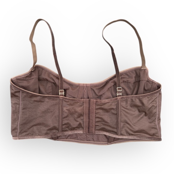 SKIMS Shimmering Corset Bra - Picture 4 of 14